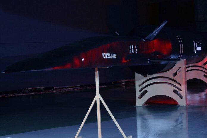Іран вперше показав гіперзвукову ракету Fattah-2