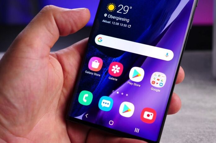Смартфоны Samsung обесечивали Google Play более половины доходов