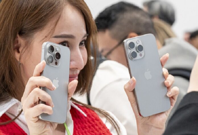 iPhone 15
