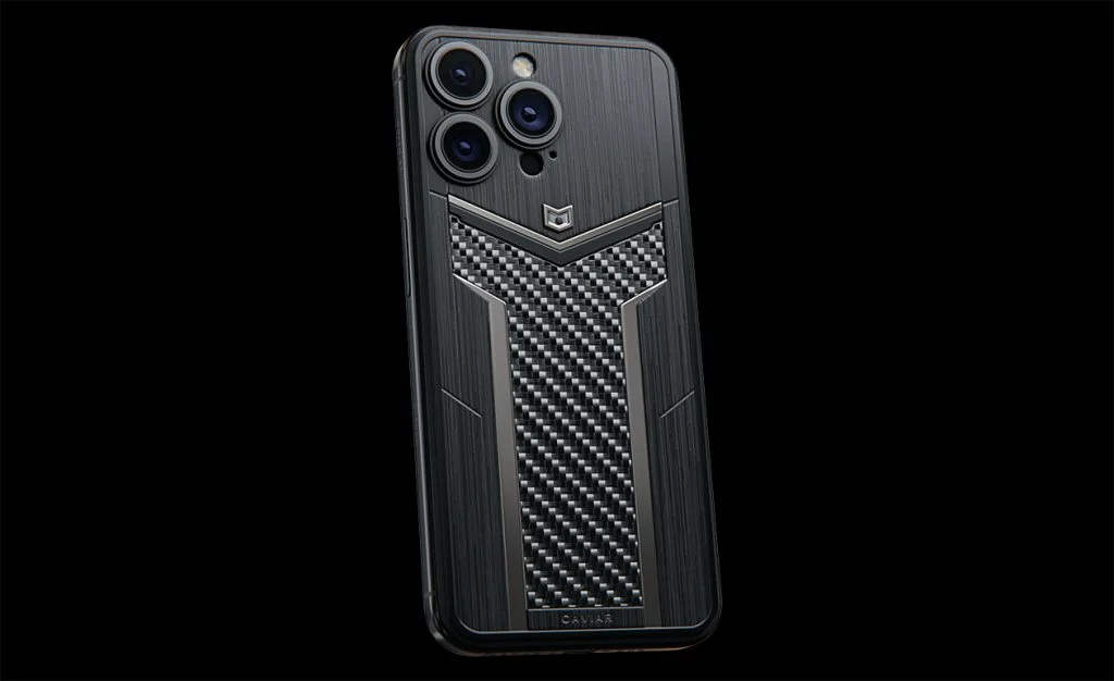 Студія Caviar представила інкрустований стрілами Viking iPhone 15 Pro за 9000 доларів у колекції Versus