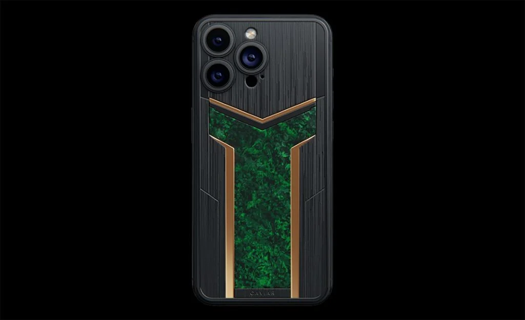 Студія Caviar представила інкрустований стрілами Viking iPhone 15 Pro за 9000 доларів у колекції Versus