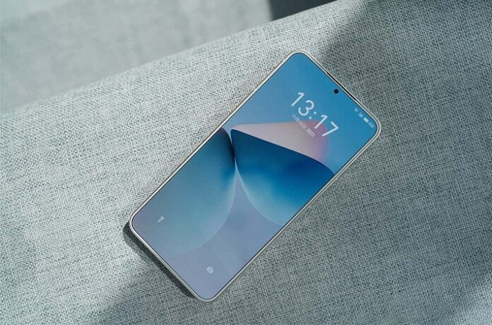 Віце-президент Geely показав фото, зняті на камеру конкурента Xiaomi 14