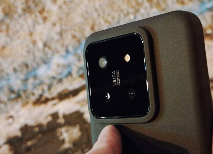 Главред Mobiltelefon показал Xiaomi 14 с запотевшей камерой