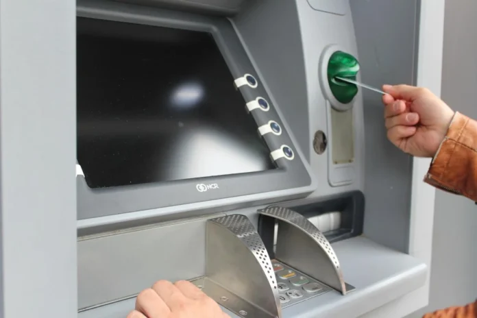 Збій «Київстару» призвів до проблем з банкоматами та терміналами