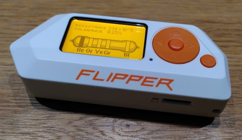 Назван смартфон, который не по зубам хакерскому гаджету Flipper Zero