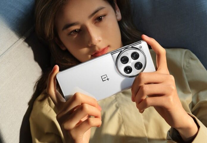 OnePlus 12 первым в мире получил поддержку технологии 