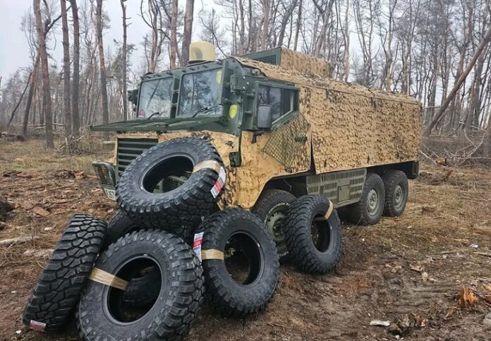 Одно из подразделений ГУР обзавелось броневиком Pinzgauer 6х6