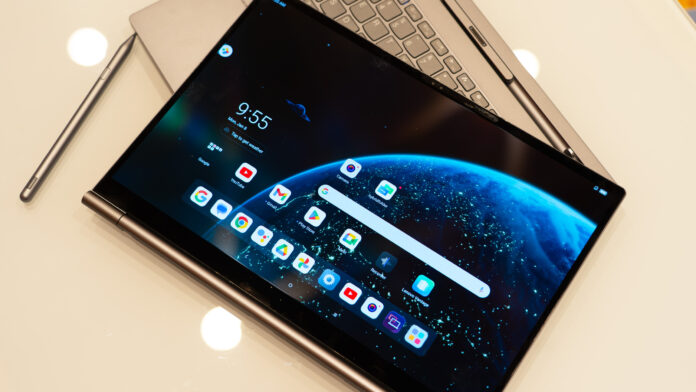 Lenovo удалось объединить Windows и Android на одном устройстве
