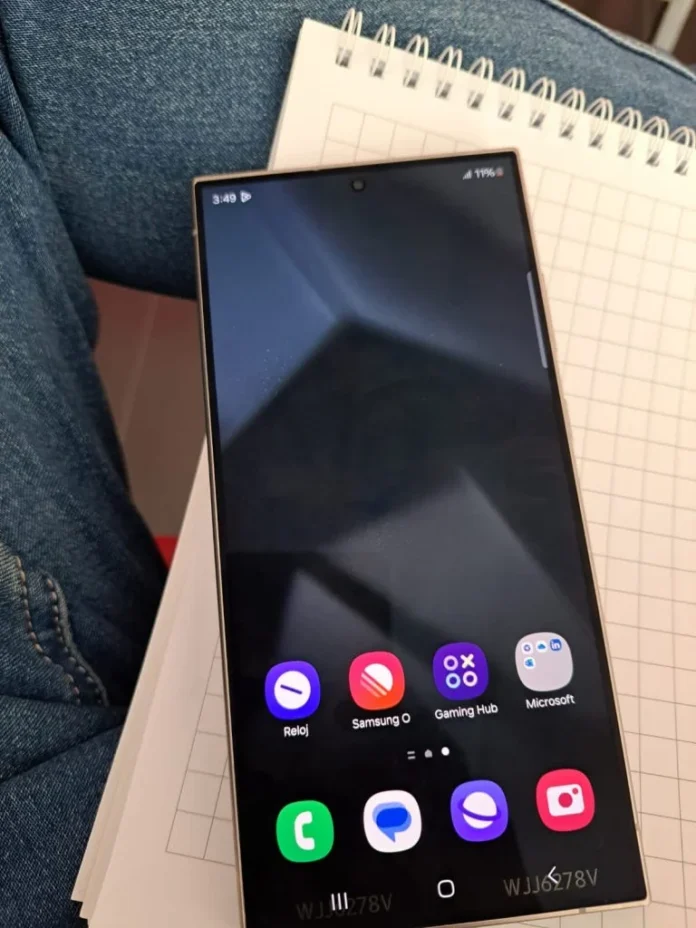 Реальные фотографии Samsung Galaxy S24 Ultra появились в Сети накануне за полторы недели до официальной презентации