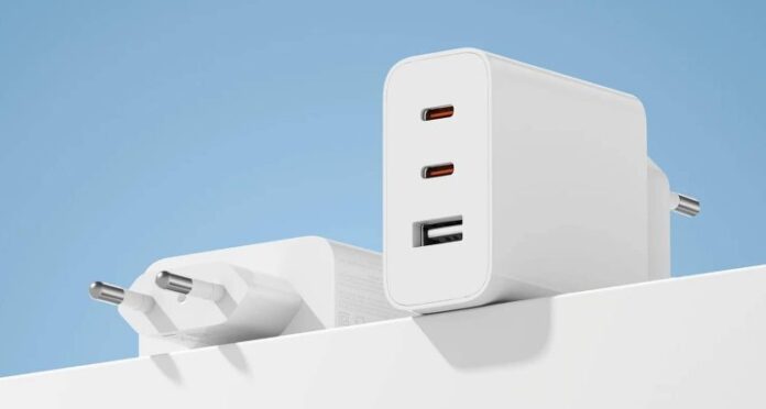 Новий зарядний пристрій Xiaomi: три USB-порти, доступна ціна