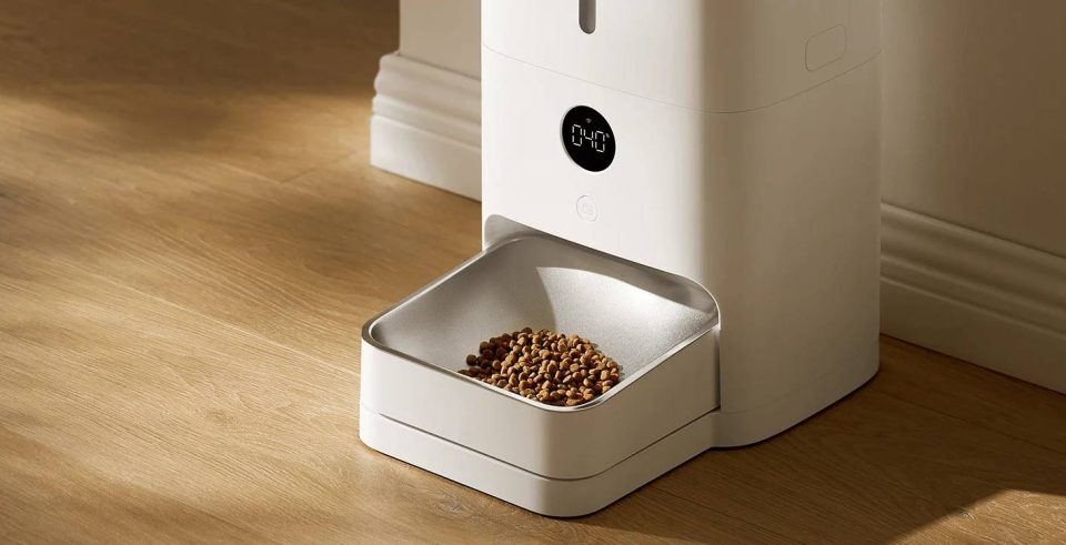 Xiaomi Smart Pet Food Feeder 2: новая «умная» кормушка для домашних животных будет доступна на глобальном рынке